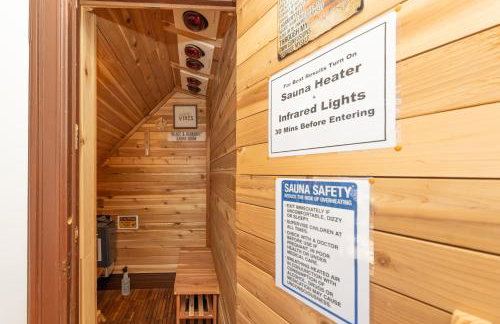 The Gem-3 Bedrooms! King, Full & Twin Beds, Sauna with Free Parking plus more - Foto 28