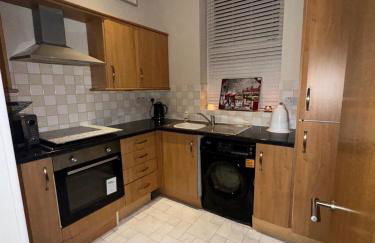 NEWLY REFURBISHED NOV 2025 Chic City Stay In Jesmond Apartment - Photo 10