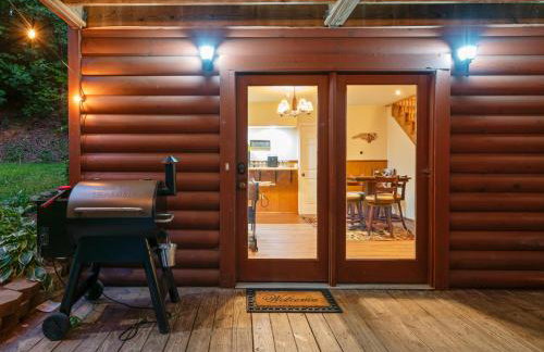 Cabin 3 Miles off I-40-hot tub-firepit-secluded better than a Hotel - Photo 9