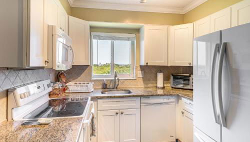 half Mi to Jupiter Beach Penthouse Condo with Views - Photo 2