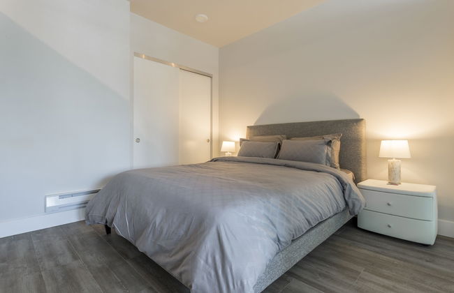 Domicile Suites at Mark on 8th - Photo 5