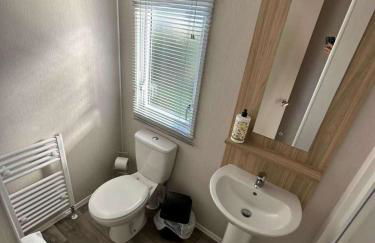 Trecco Bay - Sleeps 6 - Pet Friendly - Parking - Photo 7