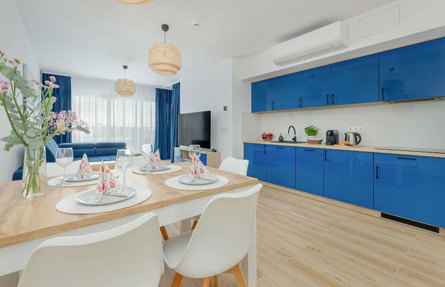 Blue Apartment With Sea View by Renters - Photo 15