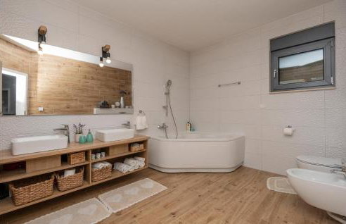 Gorgeous Home In Vrgorac With Wifi - Foto 8