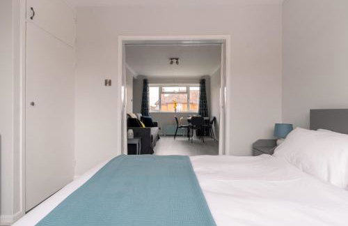 Racecourse Revelation! Free parking - Photo 17