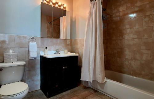 Spacious Apt in Fairview NJ Easy Commute to NYC with parking - Foto 12