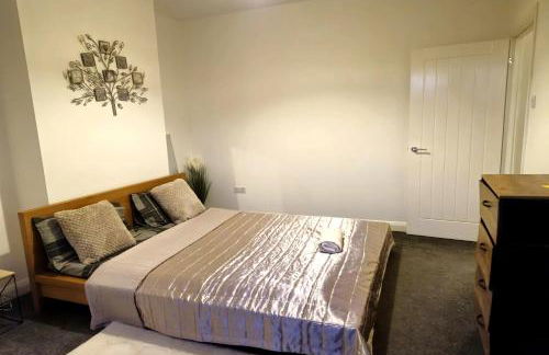 N&M Lodge Dunstable lodge with Free Parking - Photo 17