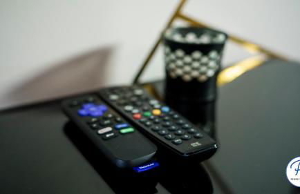 Penthouse - Amazing City Skyline Views - Balcony - FREE extra 2 hours - FREE Parking - Utilita Arena - Bullring Shopping - New St Station- Super King Size Bed - Foto 82