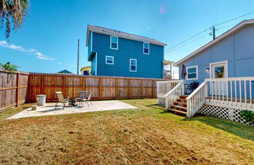 Out of the Blue - Photo 19