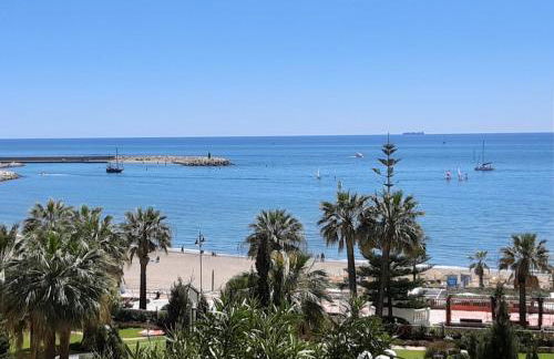 Front beach and swimmingpool in Benalmadena Costa - Photo 3