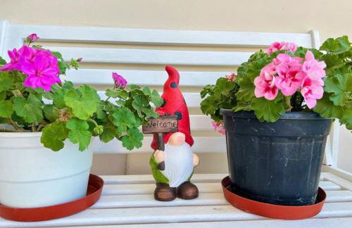 Cozy fairytal garden apartment, Family Friendly, Free parking, 15 Min to Airport - Foto 29