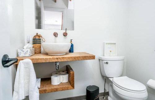 Newly Renovated Waterfront Cottage - Foto 18