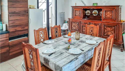 2 Bedroom Stunning Home In Bacilly - Foto 4