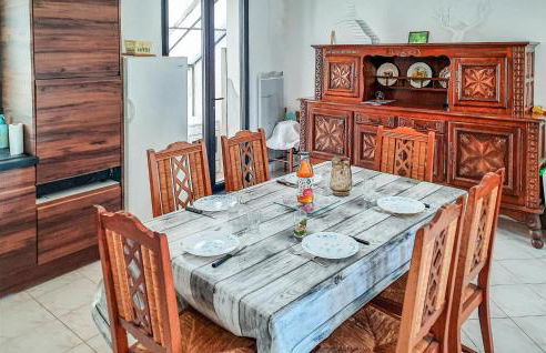 2 Bedroom Stunning Home In Bacilly - Foto 4