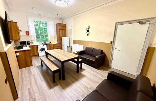 The Handy Hub Luxury Victorian Apartment - Fast WiFi & Central Edinburgh - Photo 31