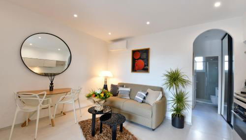 A 5 min à pied de la plage et 10 min du port, T2 vue mer avec vaste terrasse et parking privé - prestations haut de gamme - Foto 4