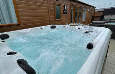 Boggy Creek - lodge with hot tub - Photo 39