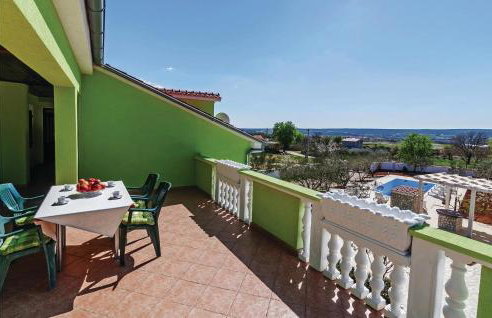 Six-Bedroom Holiday Home In Sv Filip I Jakov - Foto 7