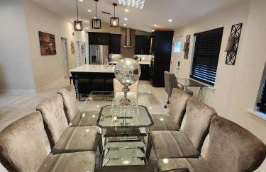 The Villa Orlando College Park Sleeps16 - Monthly Stays - Foto 2