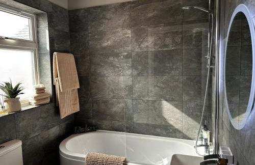 Urban Chic- Stylish Flat in the Heart of St Albans - Photo 28