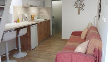 Evans House II One Bedroom Maisonette - Photo 4