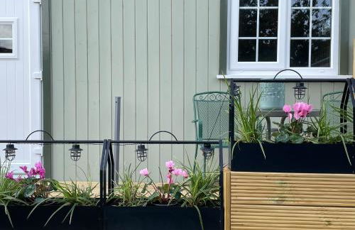 The Swift, Shepherds Hut at Bee Happy Breaks Scotland - Photo 12