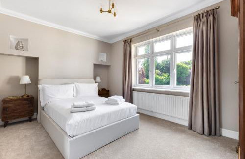 Merry Lakes - Luxury Lakeside Escape with Pool - Just 30 Minutes from London - Foto 43