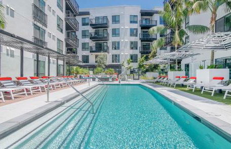 Modern 1BR Apartment with Pool, Hot Tub and Gym Access 10mins to Universal Studios - Foto 42