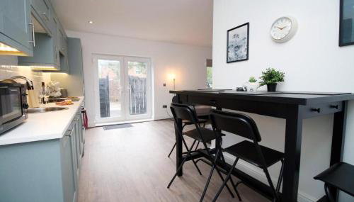 Spacious 2 Bedroom Apartment with Free parking - Foto 4