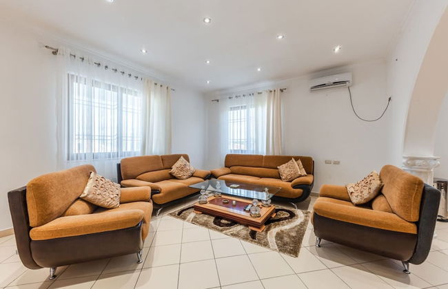 Authentic Lake View Apartment - Photo 7