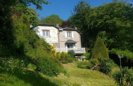 Villa Colin, la tête dans les bois, à deux pas de la mer, classée 4 étoiles - Foto 1