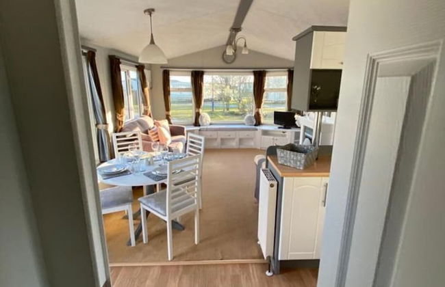 Immaculate 2-bed Static Caravan Near the Lake - Foto 16