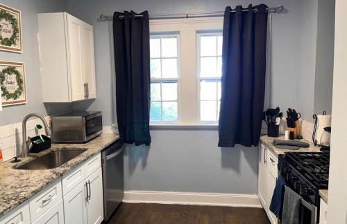 Charming King bed & Queen Sofa bed & TV Wifi - Foto 8