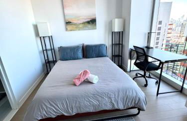 Luxury 2 bedrooms 2 bathrooms Corner Apartment Breathtaking City Views Modern Retreat - Foto 17