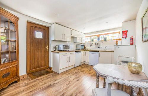 Charming Annexe Lodge with Parking - Pass The Keys - Foto 14