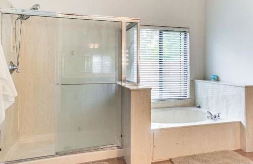 Easy ABQ Access Large Family Home with Patio and Yard - Foto 17