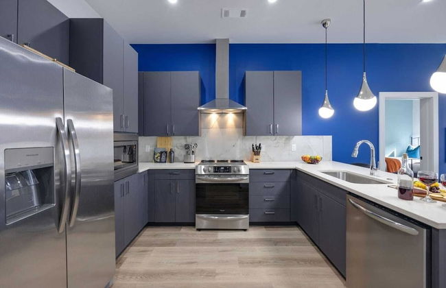 2 Modern Apartments in Heart of Midtown, Walkable Location Patio, Pool & Gym - Foto 27