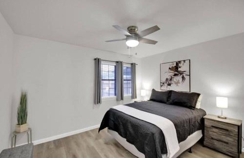 Peppercorn Orange - Locally Run! - Photo 19