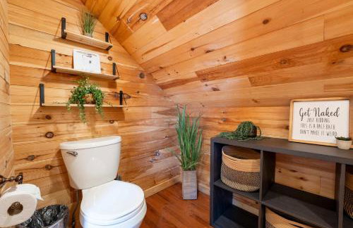 Cloud 9 Cabin with an indoor pool hot tub & fire pit - Foto 23