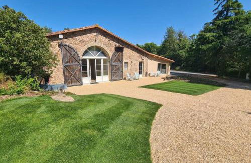 Gîte Le Puy Martineau piscine privée intérieure chauffée terrain arboré à 10 min du Puy du Fo - Foto 35