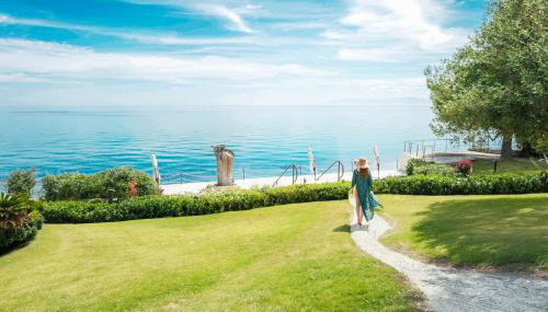 Iconic PRIVE beachfront villa Mola Kaliva - Foto 3