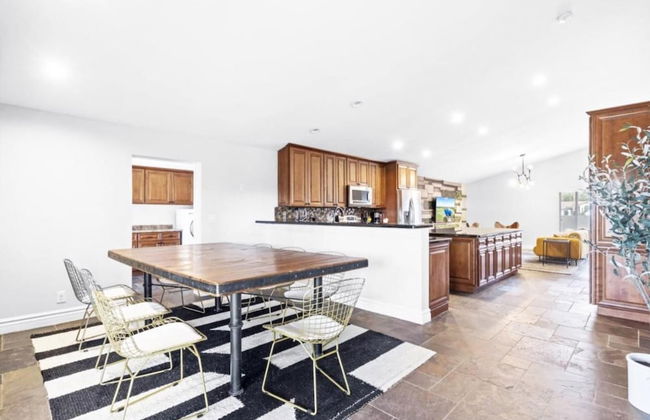 The Scott With Heated Pool by Homeslice Stays - Foto 11