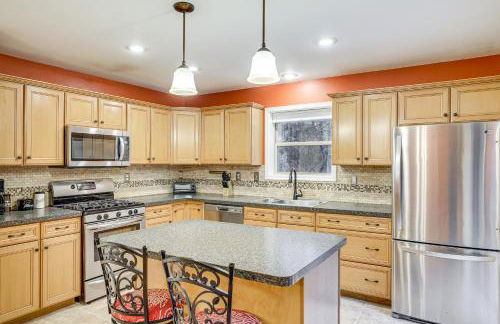 Fire Pit, Games and Outdoor Fun! Poconos Retreat - Foto 8