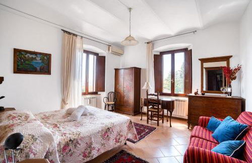 Timeless 19th-Century Villa with Private Pool Oasis - Photo 24