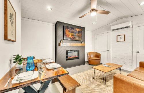 This is IT Cabin with a hot tub fire pit & indoor pool - Foto 9