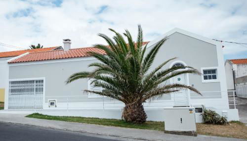 Seaside Azores Villa with natural pool, terrace & barbecue - Foto 3