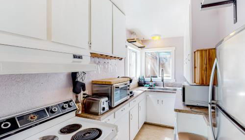 Treehouse Cottage - Photo 3