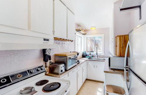 Treehouse Cottage - Photo 3