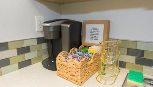 Charming and Cozy 1 Bedroom 1 Bathroom Guest Suite in Silverlake - Foto 3