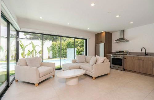 Modern Poolside Paradise - Foto 6